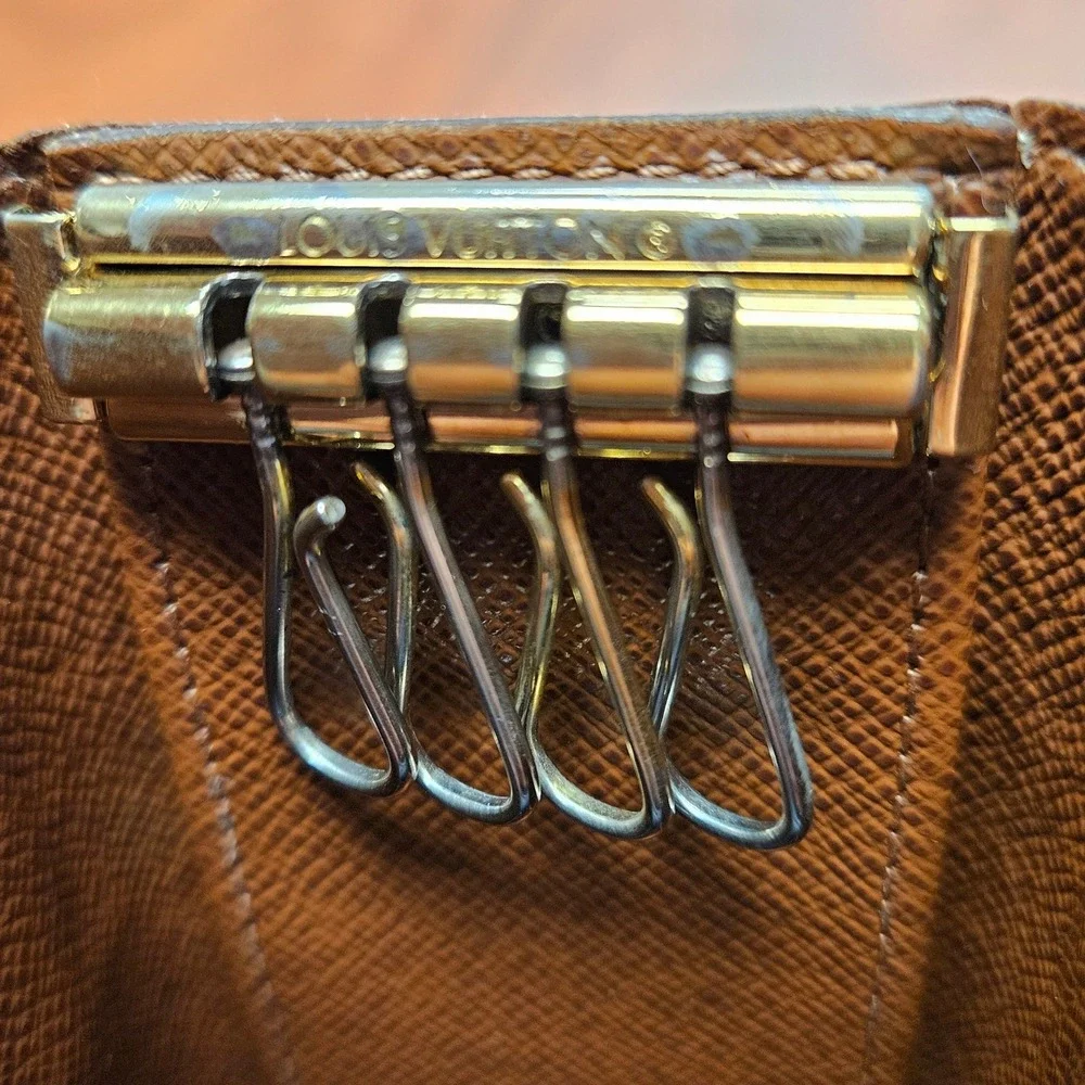 Authentic Louis Vuitton Monogram 4 Key Holder Multicles Case 2005 Vintage France - Picture 8 of 11